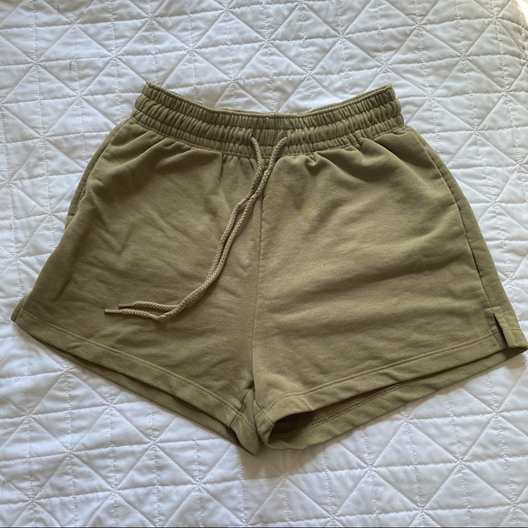H&M Sweatshorts - Picture 1 of 2
